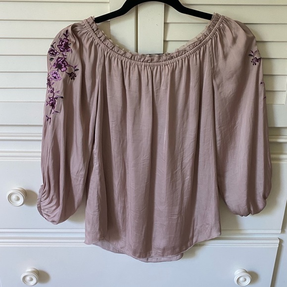 🪻 WHITE HOUSE BLACK MARKET TOP - Picture 6 of 8